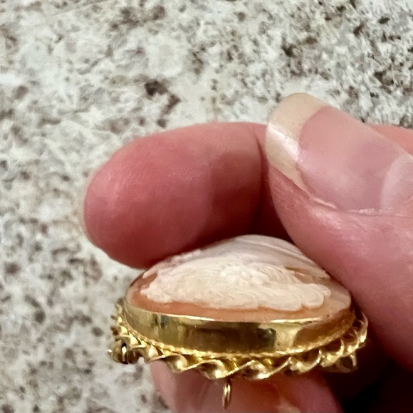 Antique 14K Cameo Brooch/Pendant - Picture 6 of 9